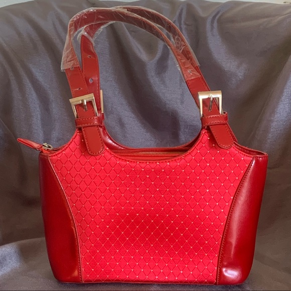 Handbags - ❤️❤️Red Purse❤️❤️